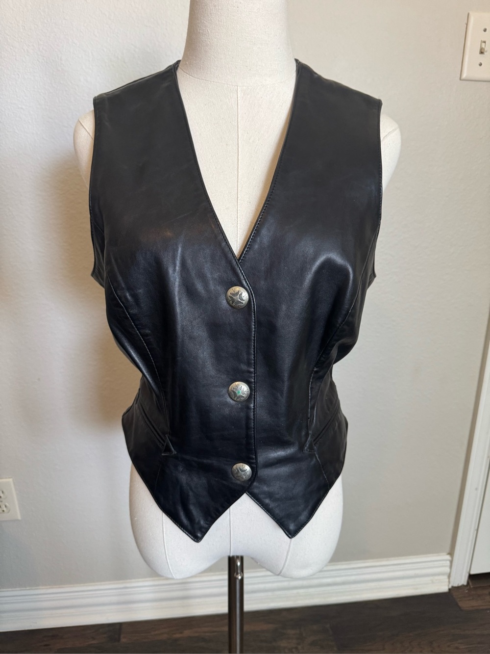 Vintage Michael Hoban North Beach Leather Black Vest Ornate Buttons Size 7/8